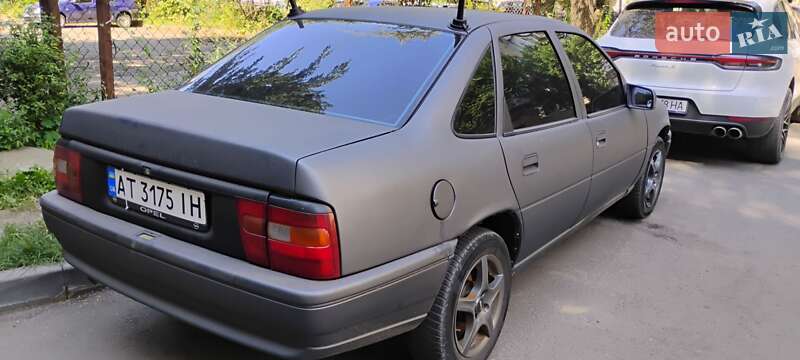 Седан Opel Vectra 1989 в Чернівцях фото 4 Седан Opel Vectra 1989 в Чернівцях