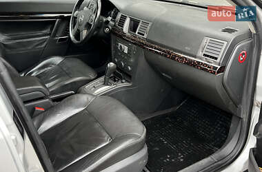 Седан Opel Vectra 2005 в  фото 27 Седан Opel Vectra 2005 в
