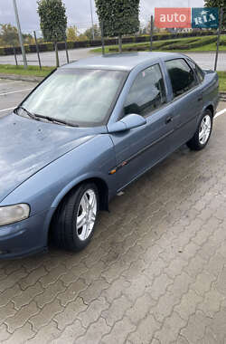 Седан Opel Vectra 1998 в 