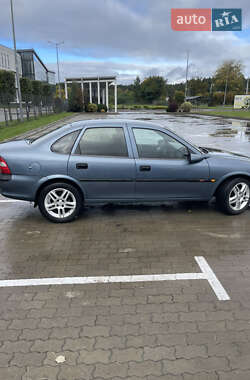Седан Opel Vectra 1998 в 