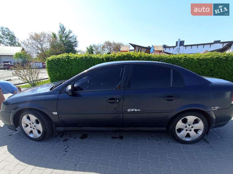 Седан Opel Vectra 2002 в Івано-Франківську
