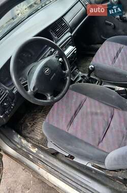 Седан Opel Vectra 1997 в Сторожинці