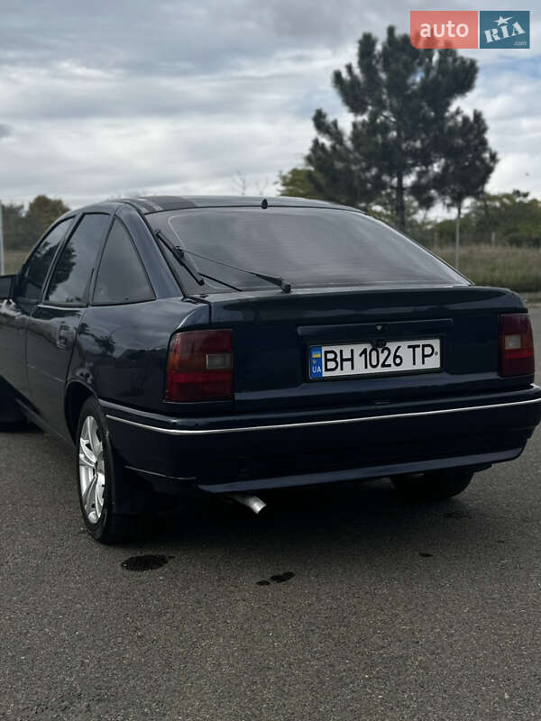 Ліфтбек Opel Vectra 1990 в Одесі фото 5 Ліфтбек Opel Vectra 1990 в Одесі