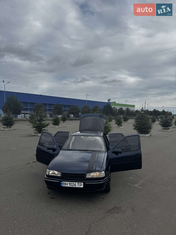 Ліфтбек Opel Vectra 1990 в Одесі фото 11 Ліфтбек Opel Vectra 1990 в Одесі