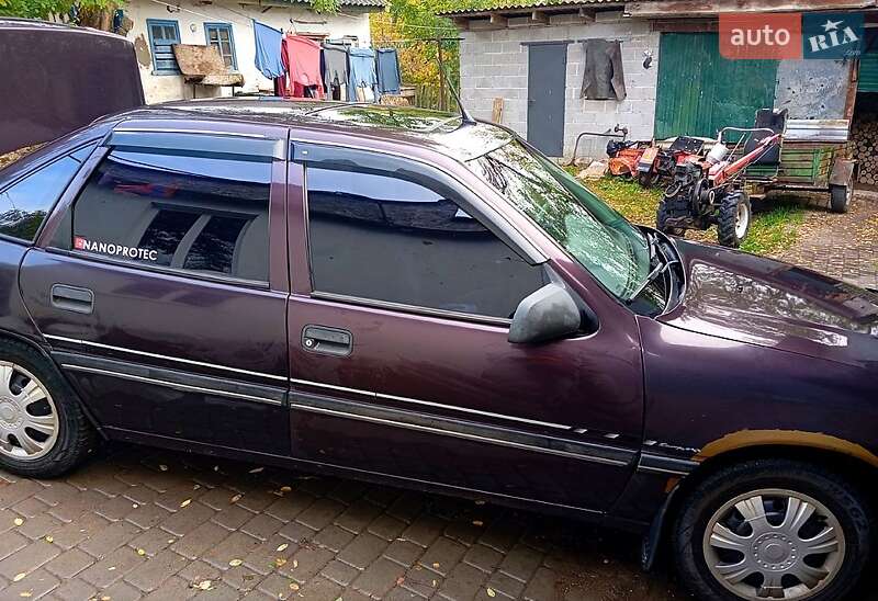 Седан Opel Vectra 1990 в Новоукраинке