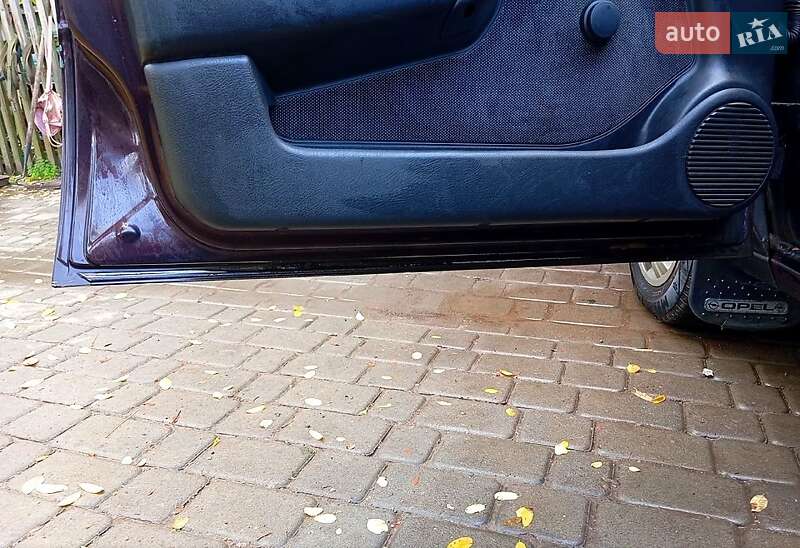 Седан Opel Vectra 1990 в Новоукраинке