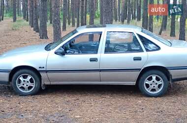 Седан Opel Vectra 1990 в  фото 4 Седан Opel Vectra 1990 в