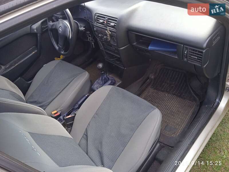 Седан Opel Vectra 1993 в Львове фото 5 Седан Opel Vectra 1993 в Львове