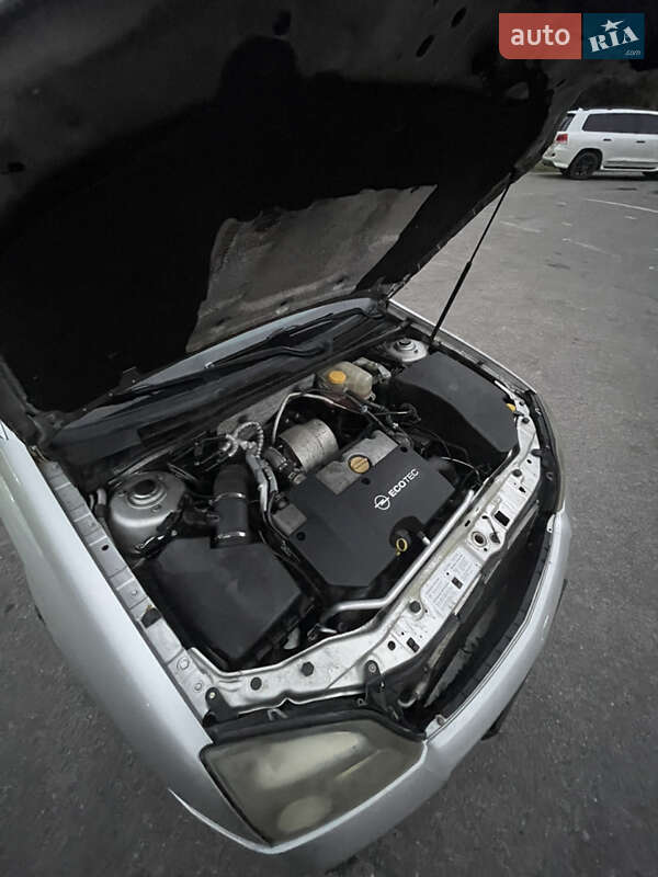 Ліфтбек Opel Vectra 2002 в Кременчуці фото 2 Ліфтбек Opel Vectra 2002 в Кременчуці