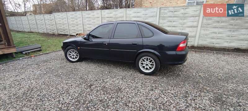 Седан Opel Vectra 1997 в Киеве