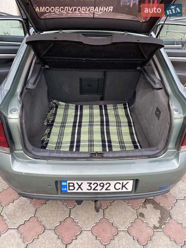 Лифтбек Opel Vectra 2003 в Каменец-Подольском