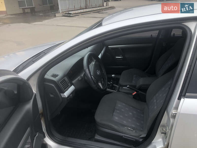 Седан Opel Vectra 2005 в Виннице