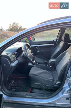 Универсал Opel Vectra 2005 в 