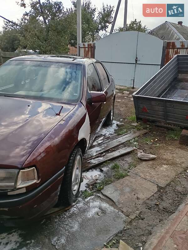 Лифтбек Opel Vectra 1991 в Помошной