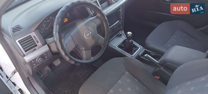 Седан Opel Vectra 2003 в Березовке фото 4 Седан Opel Vectra 2003 в Березовке