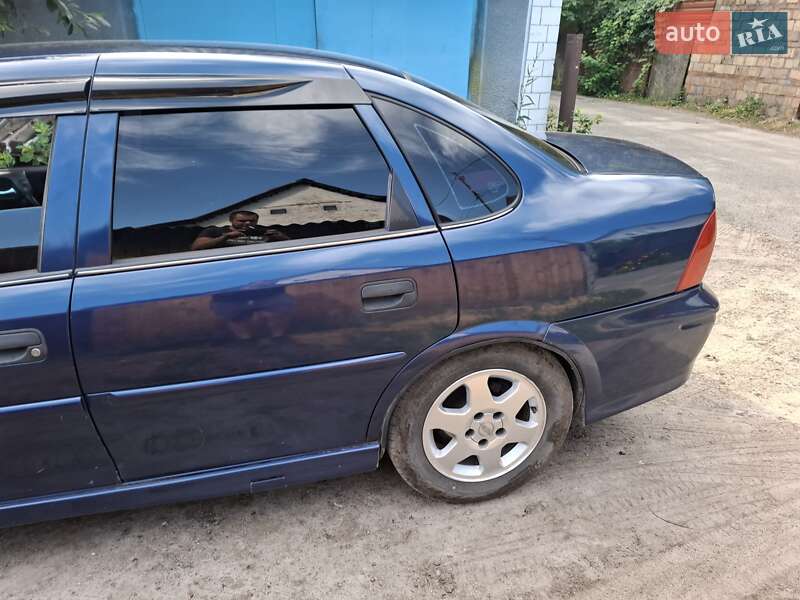 Седан Opel Vectra 1999 в Киеве