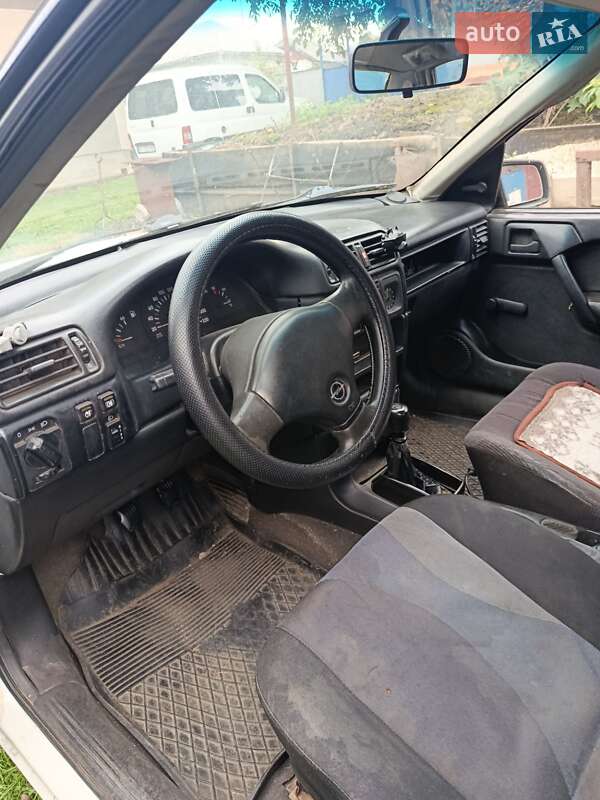 Седан Opel Vectra 1992 в Гвіздці