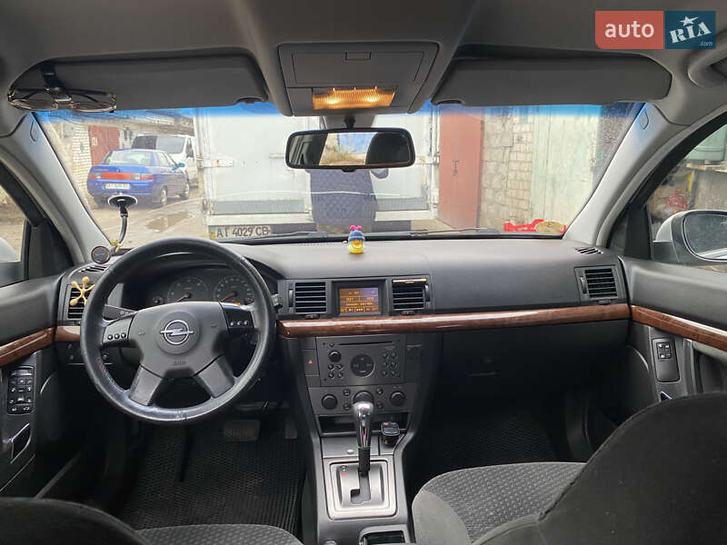Седан Opel Vectra 2003 в Гостомеле