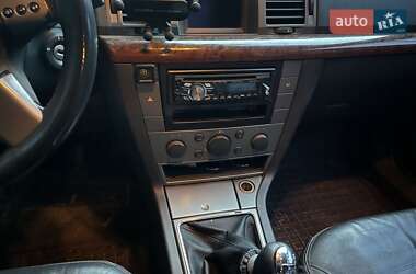 Седан Opel Vectra 2004 в  фото 3 Седан Opel Vectra 2004 в