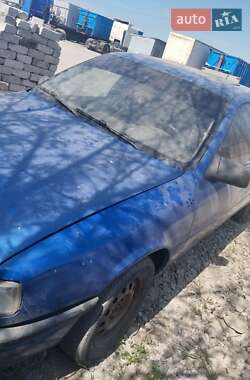 Седан Opel Vectra 1990 в  фото 3 Седан Opel Vectra 1990 в