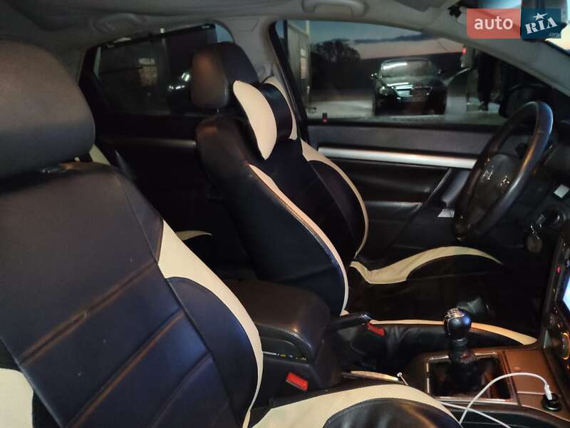 Лифтбек Opel Vectra 2005 в Черновцах