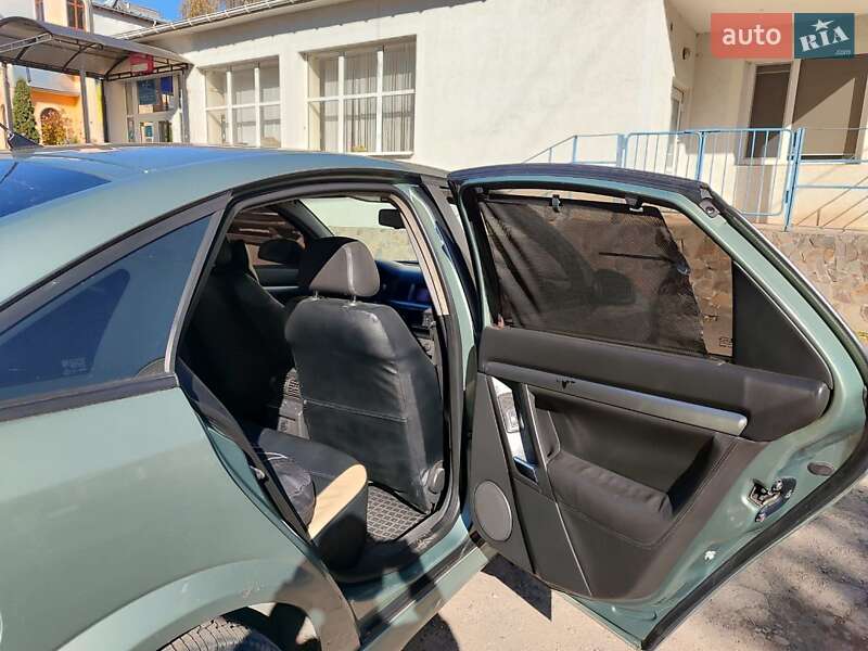 Лифтбек Opel Vectra 2005 в Черновцах