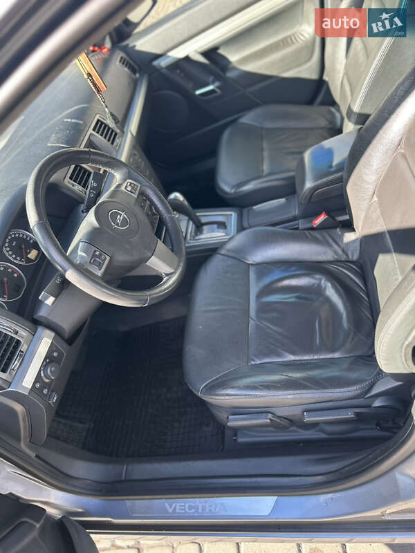 Седан Opel Vectra 2007 в Львове