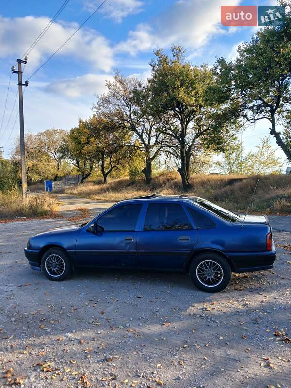 Седан Opel Vectra 1991 в Днепре