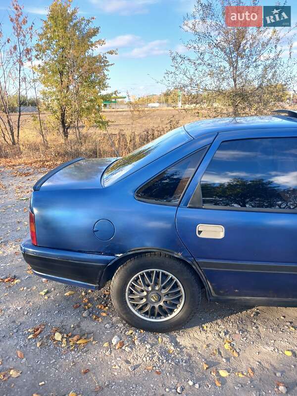 Седан Opel Vectra 1991 в Днепре