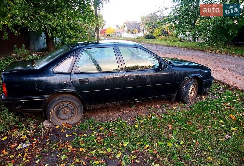 Седан Opel Vectra 1989 в Ромнах