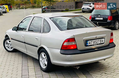 Седан Opel Vectra 1998 в  фото 25 Седан Opel Vectra 1998 в