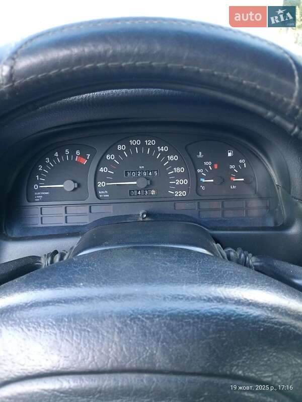 Седан Opel Vectra 1995 в Рогатині