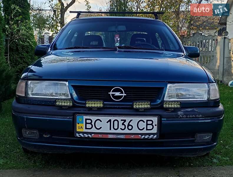 Седан Opel Vectra 1995 в Рогатині