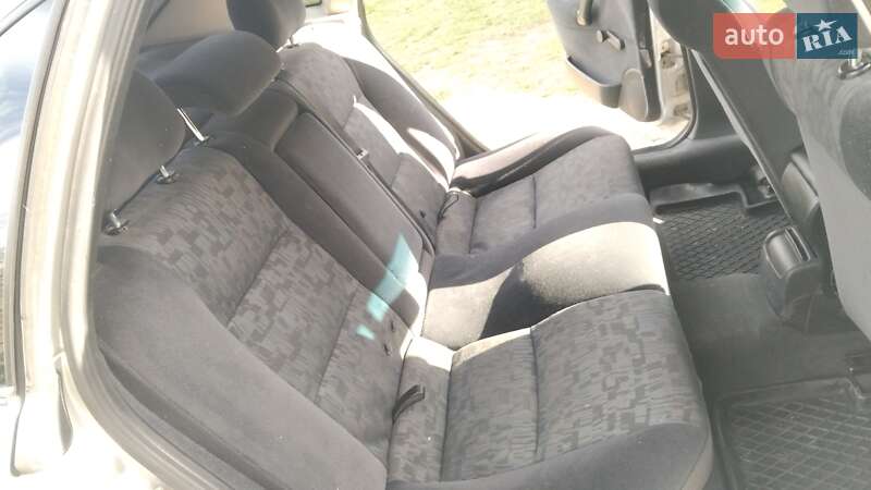 Седан Opel Vectra 1998 в Косові