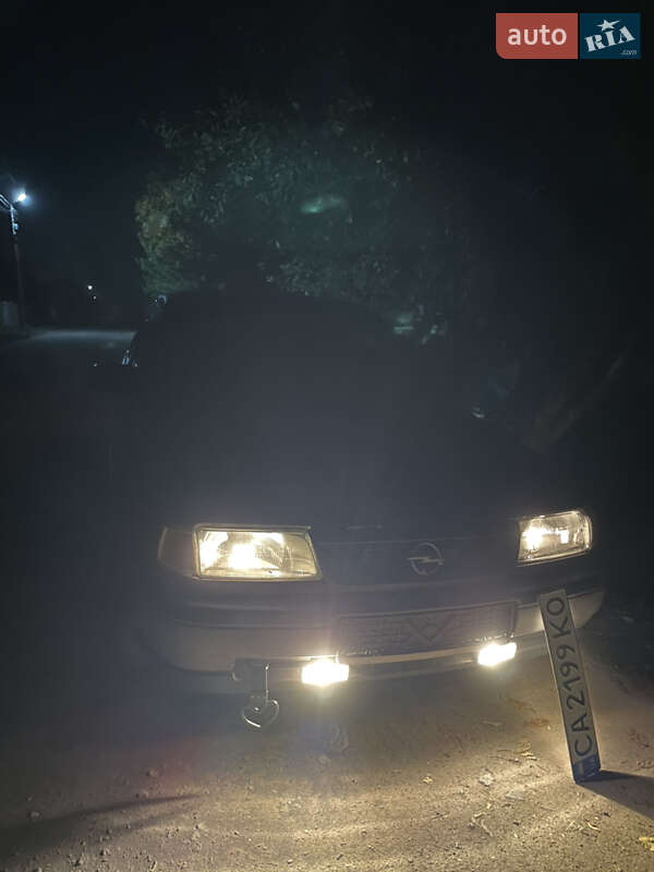 Седан Opel Vectra 1990 в Христиновке фото 10 Седан Opel Vectra 1990 в Христиновке