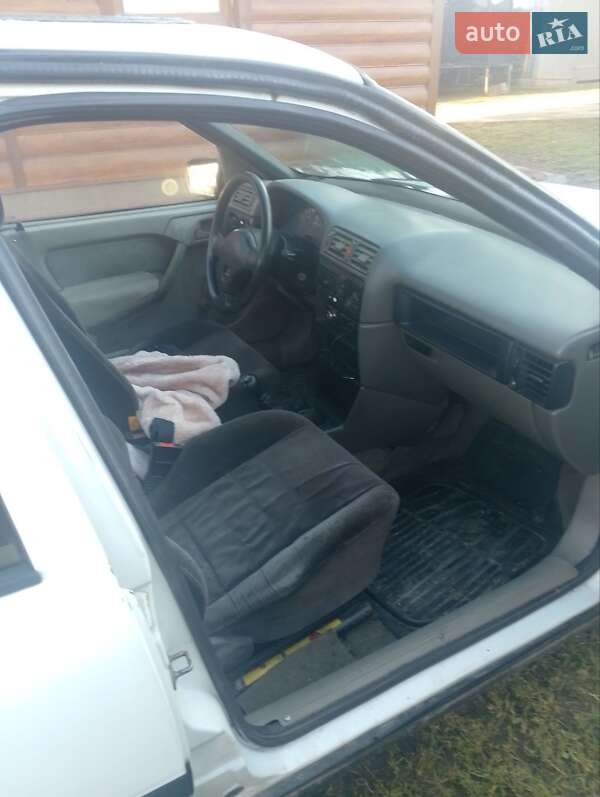 Седан Opel Vectra 1991 в Воскресинцах фото 2 Седан Opel Vectra 1991 в Воскресинцах