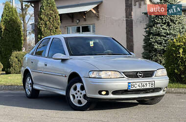 Ліфтбек Opel Vectra 2000 в Жовкві