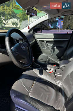Седан Opel Vectra 2006 в  фото 13 Седан Opel Vectra 2006 в