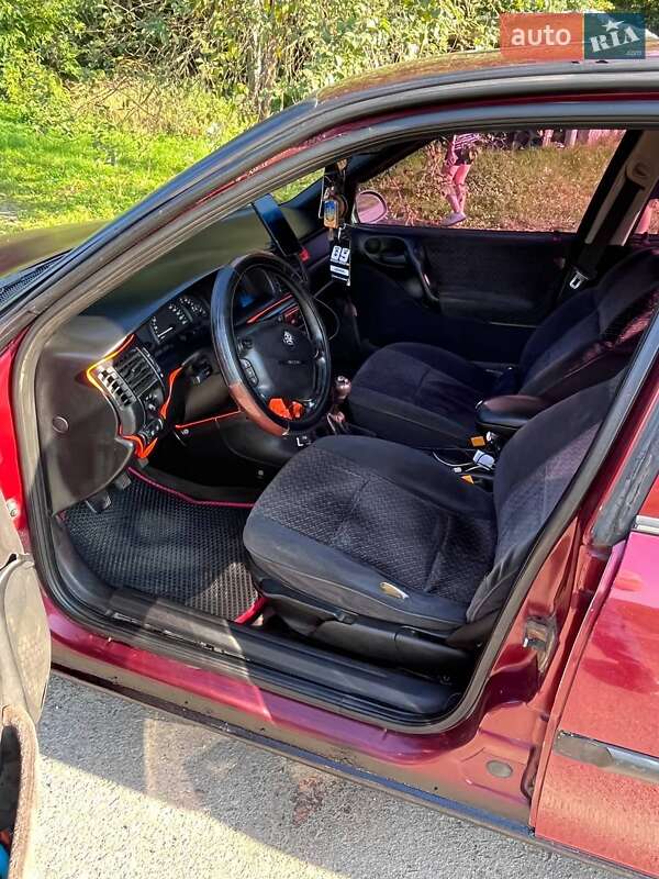 Седан Opel Vectra 1995 в Бурштині фото 3 Седан Opel Vectra 1995 в Бурштині