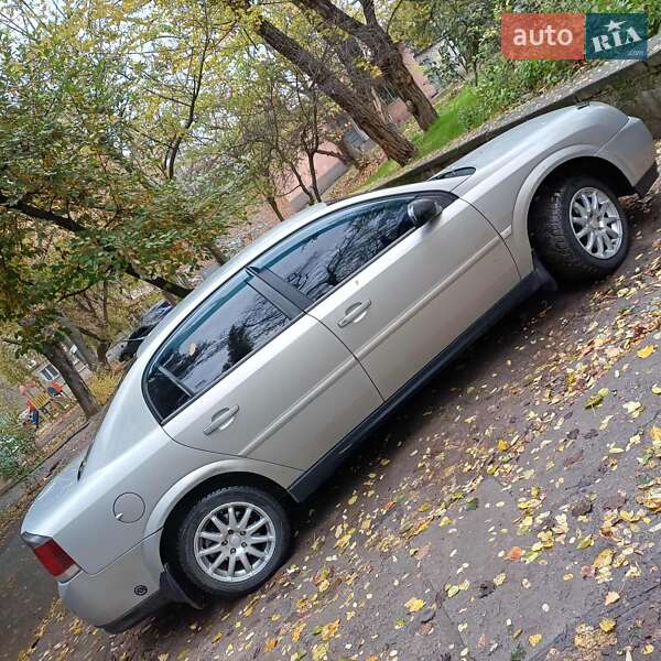 Седан Opel Vectra 2005 в Миколаєві