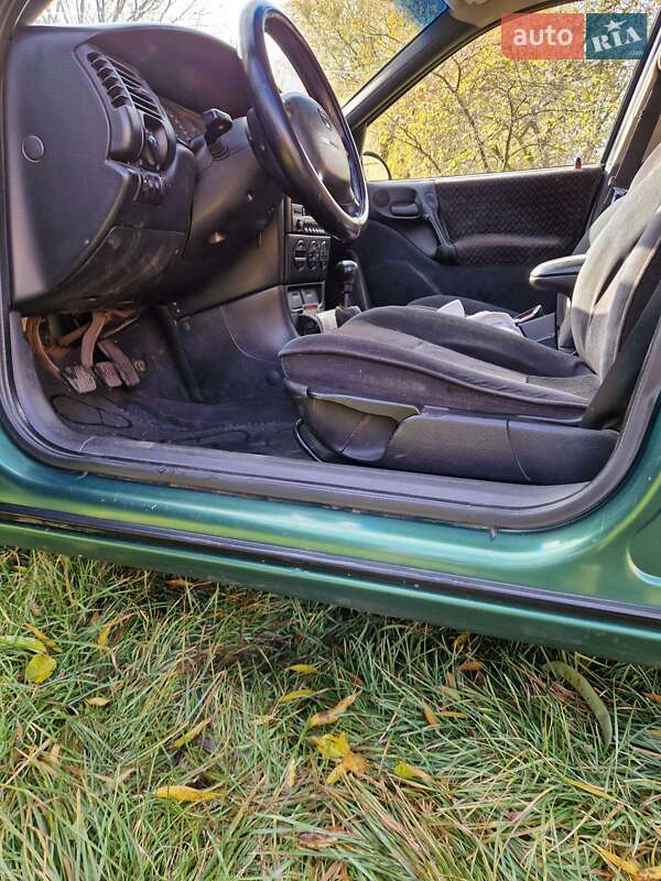 Седан Opel Vectra 1997 в Недригайлове