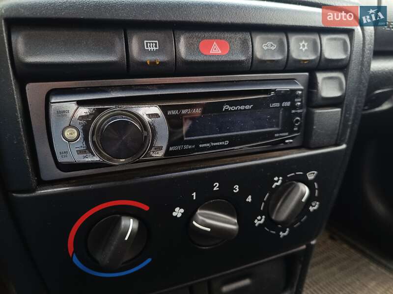 Универсал Opel Vectra 1998 в Дубровице