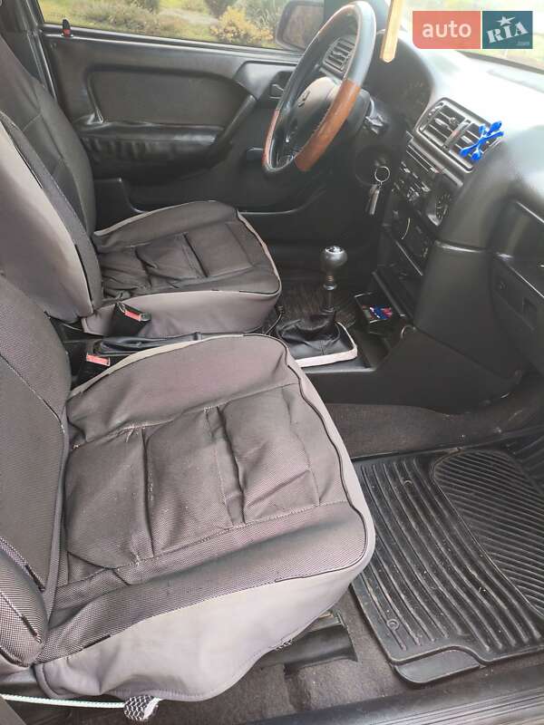 Седан Opel Vectra 1989 в Волочиске фото 5 Седан Opel Vectra 1989 в Волочиске