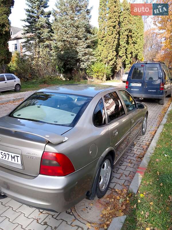 Седан Opel Vectra 1999 в Сокале