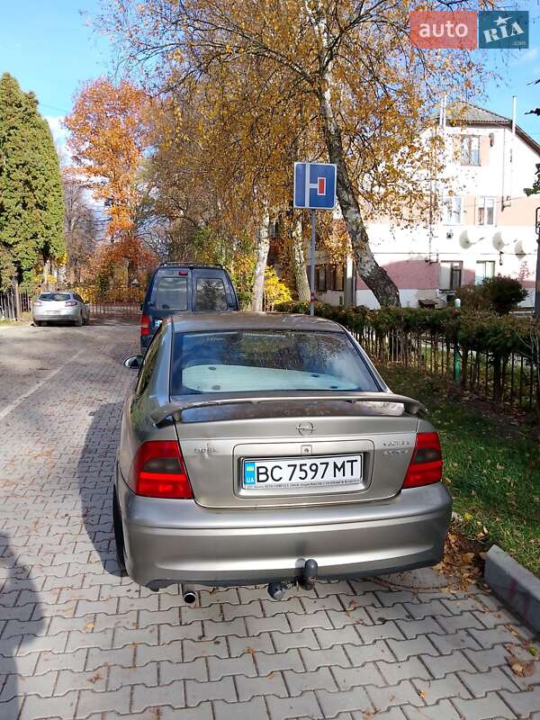 Седан Opel Vectra 1999 в Сокале