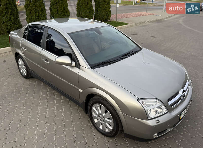 Седан Opel Vectra 2004 в Києві