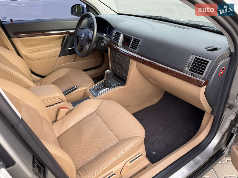 Седан Opel Vectra 2004 в Києві