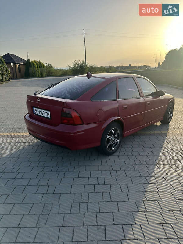 Лифтбек Opel Vectra 2000 в Львове