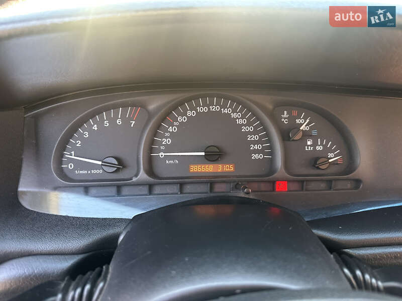 Лифтбек Opel Vectra 2000 в Львове