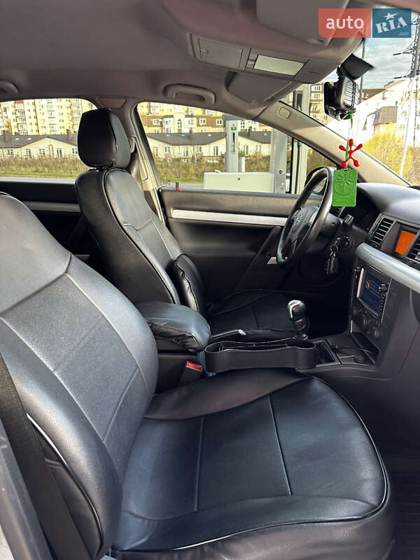 Седан Opel Vectra 2003 в Хмельницком фото 17 Седан Opel Vectra 2003 в Хмельницком